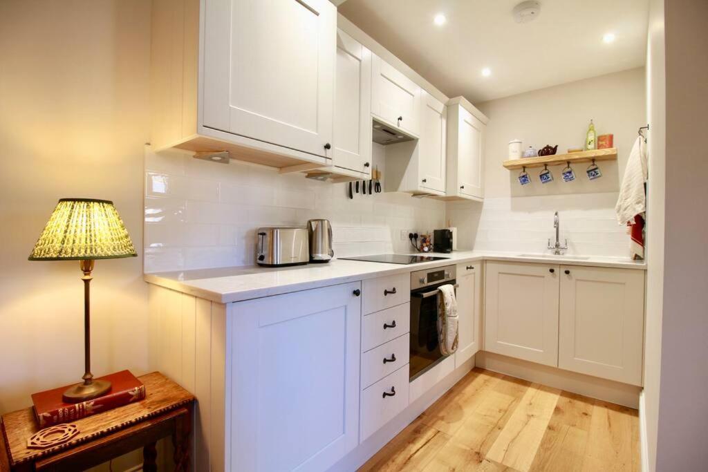14Th Century Rose Cottage, Centre Of Alfriston By Air Premier Exterior foto